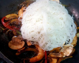 Foto del paso 2 de la receta: Fideos de arroz con gambas 🇸🇬