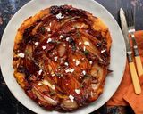 A picture of step 2 of Caramelised shallots tart with saffron puff pastry.