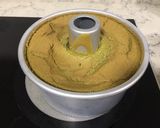 A picture of step 10 of Matcha Chiffon cake.
