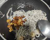 Foto del paso 3 de la receta: Gulas con gambas al ajillo
