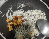 Foto del paso 3 de la receta: Gulas con gambas al ajillo
