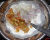 A picture of step 1 of Onion tomato raita.