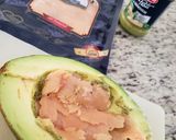Foto del paso 3 de la receta: Cesta de aguacate con salmón