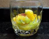 Foto del paso 3 de la receta: Copa de ensalada de frutas con ricota dulce