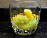 Foto del paso 3 de la receta: Copa de ensalada de frutas con ricota dulce