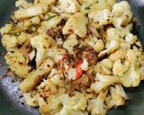 A picture of step 5 of Aniseeds Roasted Cauliflower Florets.