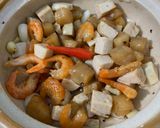 Hình bước làm 2 của món Chả Lụa Tôm Khô Kho Quẹt