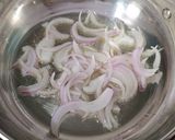 A picture of step 3 of Okra-Onion Fry.