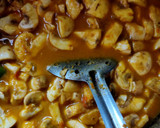 செட்டிநாடு ஸ்டைல் மஸ்ரூம் கிரேவி (Chettinadu mushroom gravy recipe in tamil) ரெசிபி ஸ்டேப் 3 புகைப்படம்