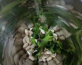 A picture of step 1 of Cold milk peanut drink.