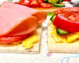 A picture of step 4 of Vegetable Ham Egg Sandwiches.