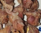 Foto del paso 3 de la receta: Majado de plátanos verdes y mollejitas casi como seco de chavelo