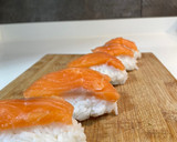 Foto del paso 3 de la receta: Sushi casero- Nigiri de salmón 🍣