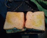 A picture of step 6 of Potato cheese sandwich.