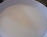 Foto langkah ke 3 dari resep Es Kelapa Muda (KW) Sirup Gula Aren 🥥.