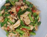 รูปขั้นตอนการทำที่ 3 ของ อกไก่ผัดกะเพรา