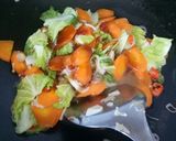 Foto langkah ke 3 dari resep Tumis sawi putih, wortel dan jamur tiram.