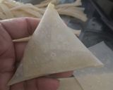 A picture of step 3 of Qeema samosay.
