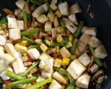 Foto langkah ke 5 dari resep Lodeh kuah kuning yang enak, praktis dan menggugah selera😍.