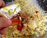 Foto langkah ke 3 dari resep Mie goreng orak arik rumahan.