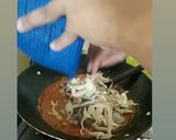Foto langkah ke 4 dari resep Sambal Cumi Udang PeTe Jamur.