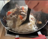 Foto del paso 7 de la receta: Noodles de arroz con ternera y champiñones