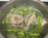 Hình bước làm 4 của món Canh Khoai Môn Nấu Rau Muống Rau Nhút