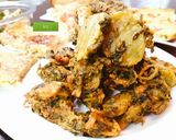 A picture of step 7 of Sookhy (dry) Baisan ky pakoray.