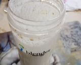 A picture of step 2 of Apple almond drink.