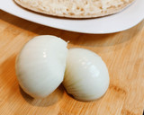 Foto del paso 3 de la receta: Pizza fit - queso y cebolla