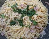 Foto del passaggio 4 della ricetta Spaghetti al limone con tonno e cipolla