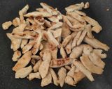 Foto del passaggio 2 della ricetta Insalata di straccetti di soia con sedano, mela verde e salsa alle arachidi