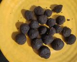 A picture of step 3 of Bubble Oreo Chocolates.