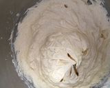 Foto langkah ke 5 dari resep Vanilla cupcake #cookpadpeduli.