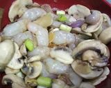 Foto langkah ke 3 dari resep Pepes udang jamur kancing.