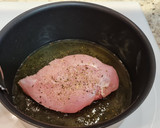 Foto del paso 2 de la receta: Pollo guisado con berenjena, champiñones y taquitos de jamón
