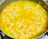 A picture of step 5 of Egg soup with spinach and wild garlic.