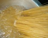 A picture of step 1 of Minced meat spaghetti.