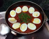 A picture of step 3 of Egg saucy masala.