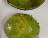 A picture of step 1 of Avocado Milkshake.