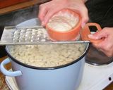 Savanyúkáposztás nokedli recept fázis 2 fotója