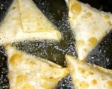 A picture of step 4 of Pizza Pasta Samosa.