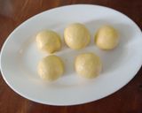 Hình bước làm 3 của món Bánh trôi vị xoài nhân Chocolate