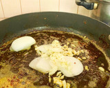 Foto langkah ke 4 dari resep Pork Chops Mushroom Sauce.