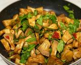 Hình bước làm 3 của món Mít Non Kho Nước Tương Chay