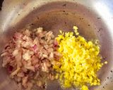 A picture of step 2 of Vegetable Macaroni Soup.