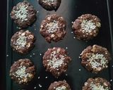 Foto langkah ke 5 dari resep Oat Choco Cookies no Oven (Less Sweet Cookies).