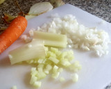 Foto del paso 1 de la receta: Tallarines con ragú de conejo