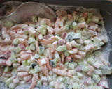 Foto del paso 2 de la receta: Ensalada de camarón con apio, pepino y rábano