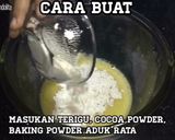 Foto langkah ke 2 dari resep Kue bolu coklat super lembut.